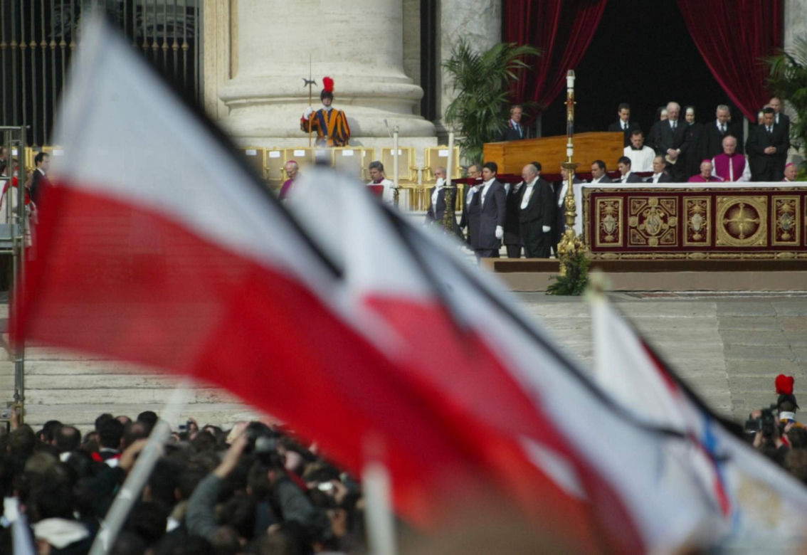 Tak wyglądał pogrzeb Jana Pawła II w Watykanie
