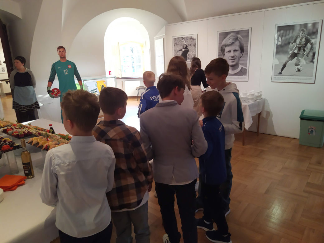 Zdjęcia z otwarcia wystawy o historii piłki nożnej w siedleckim Muzeum Regionalnym