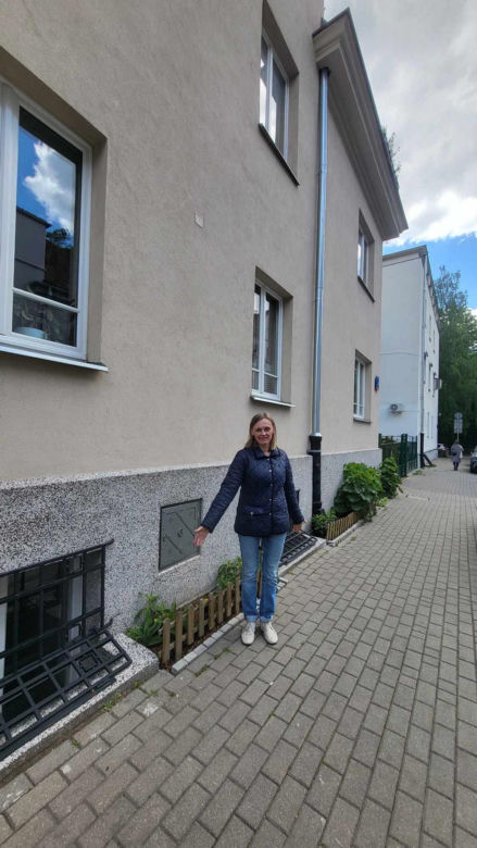 Mieszkanka Mokotowa musi zapłacić karę za posadzenie kwiatów. Kwota powala na kolana! Urząd mówi jasno