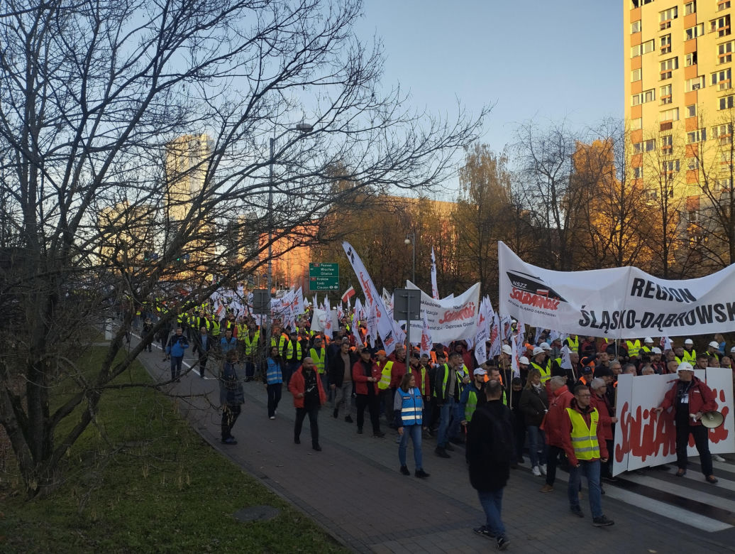 Protest w Katowicach. Tysiące związkowców na ulicach. Padły mocne słowa o „zbrodniczej ideologii”