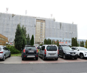 Parkingowy chaos pod szpitalem onkologicznym