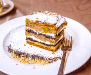 To pyszne ciasto ze Słowenii jest idealne na Boże Narodzenie. Jego smak wynagradza trud 