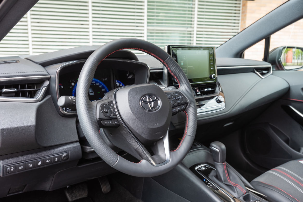 Toyota Corolla TS Kombi GR Sport 2.0 Hybrid 180 KM e-CVT 