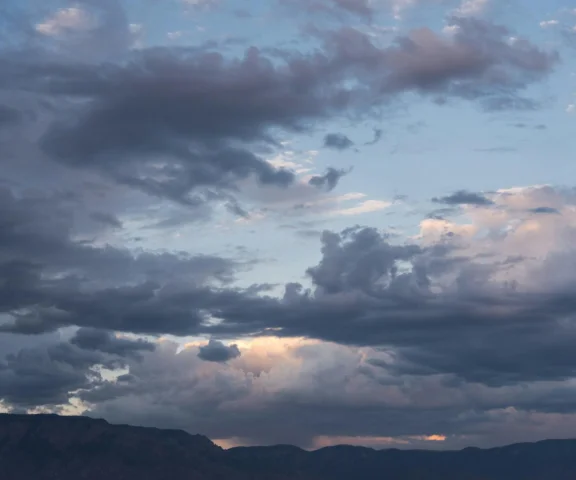 Śniegu brak, ale IMGW widzi dwa problemy. Prognoza pogody