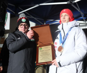 Kacper Tomasiak powitany po IO w rodzinnych stronach