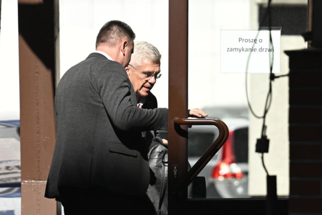 Politycy PiS zjechali na Nowogrodzką, chodzi o Czarnka