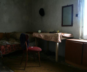 Mieszkaniec Mielca fotografuje opuszczone domy
