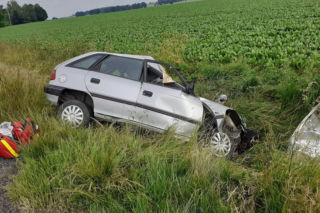 Tragiczny wypadek pod Legnicą. Samochód osobowy zderzył się czołowo z ciężarówką