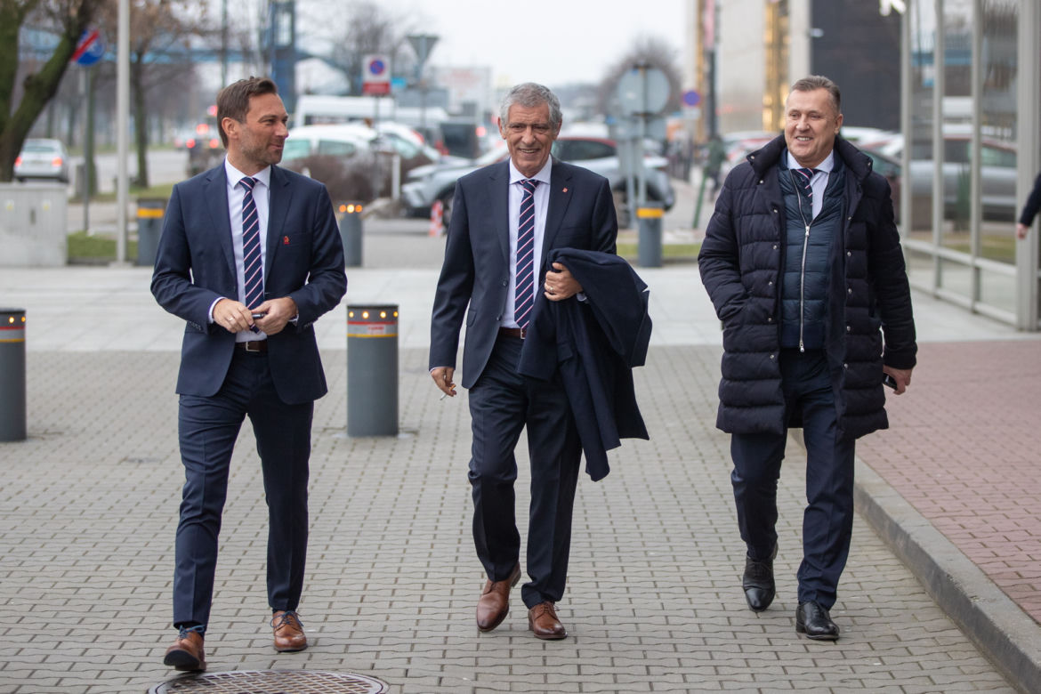 Najpierw piwko, potem lotnisko. Oto dzień Fernando Santosa w Polsce