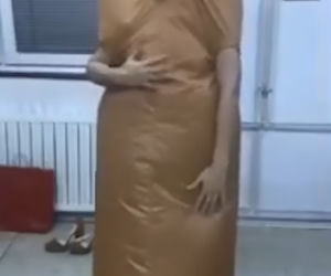  Chorwacka piosenkarka wystąpiła przebrana za penisa