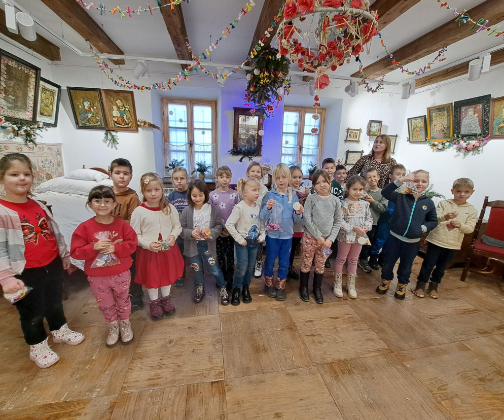 Tradycyjne ozdoby choinkowe – Jak je zrobić? Warsztaty w Tarnowie 