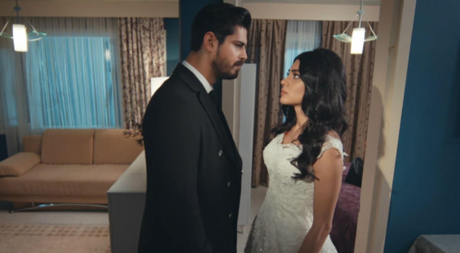 Panna młoda, odcinek 18-22. Hancer i Cihan wezmą ślub, ale nie spędzą razem nocy poślubnej. Streszczenia odcinków od 9.02 do 13.02.2026 - ZDJĘCIA