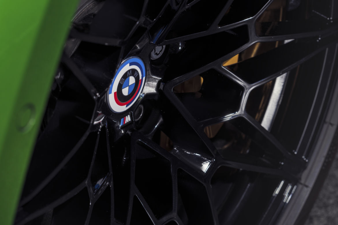 Klasyczne logo BMW z okazji 50-lecia istnienia BMW M GmbH