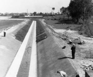  Ogólny widok uregulowanego koryta rzeki Łódki, 1938