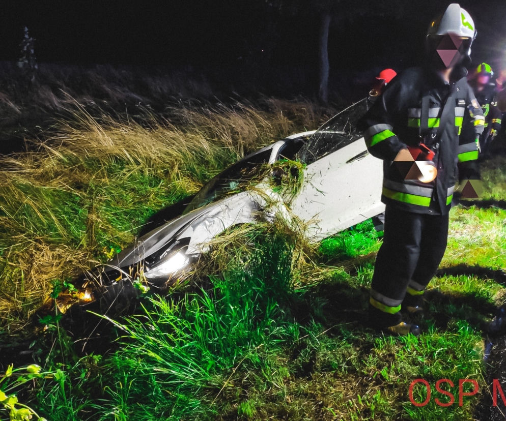 Koszalin. Groźny wypadek na drodze do Mielna. Luksusowe maserati w rowie
