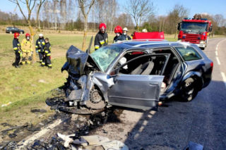 Tragiczny wypadek na DK-53 w Szczytnie. Pasażer Audi zginął na miejscu