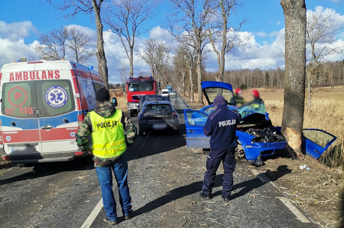 Wielochowo. Droga wojewódzka zablokowana po wypadku. Na miejscu lądował śmigłowiec [ZDJĘCIA]