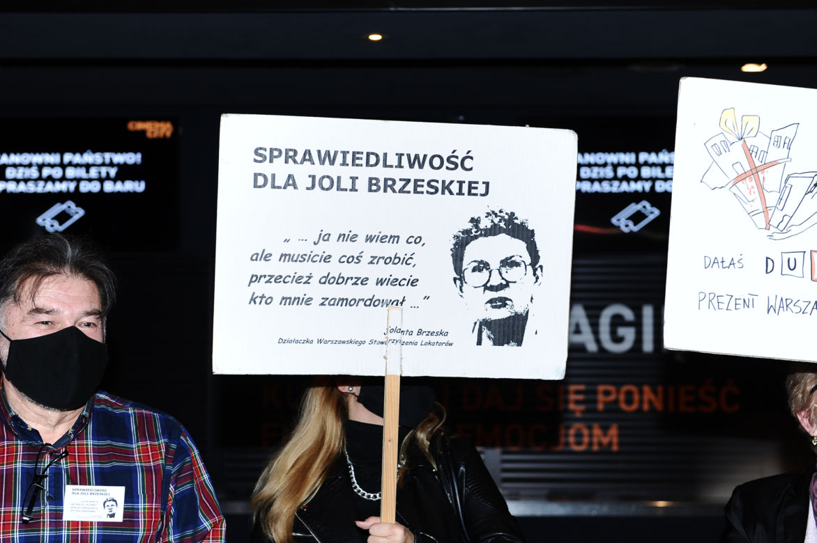 Tragiczny finał warszawskich reprywatyzacji. Do kin wchodzi film "Lokatorka" pokazujący smutną prawdę