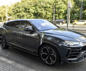 Królikowski i Opozda przyjechali na ślub zjawiskowym Lamborghini