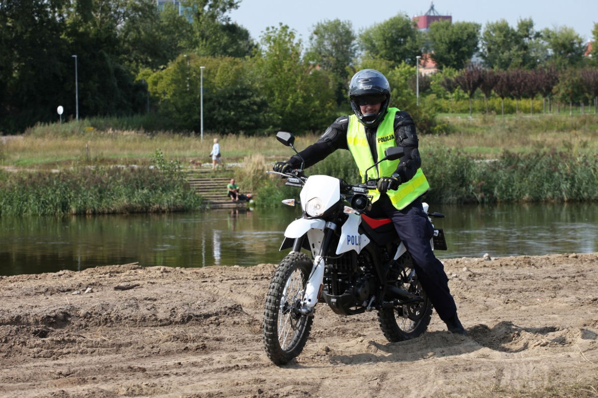 Policyjne off-roadowe motocykle Aprilia RX125