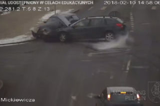 Pomorskie: Poślizg i czołowe zderzenie! Zobaczcie nagranie z niebezpiecznego wypadku, ku przestrodze [WIDEO]