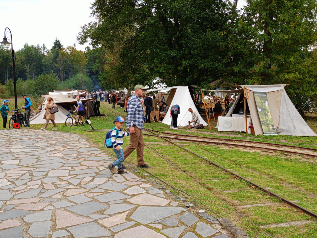 Odbywający się w Mrozach Festyn Archeologiczny to wydarzenie, które z roku na rok przyciąga coraz więcej umieszkańców regionu i turystów