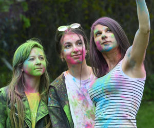 Lublin „wybuchł” kolorami. Holi Festival nad Zalewem Zemborzyckim