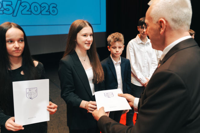 Najzdolniejsi uczniowie odebrali stypendia Prezydenta Miasta Siedlce