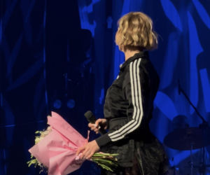 Michał Bajor na koncercie Anny Wyszkoni. Wskoczył do niej na scenę