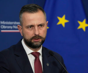 Szef MON złożył życzenia żołnierzom i pracownikom wojska. Spokoju i pokoju