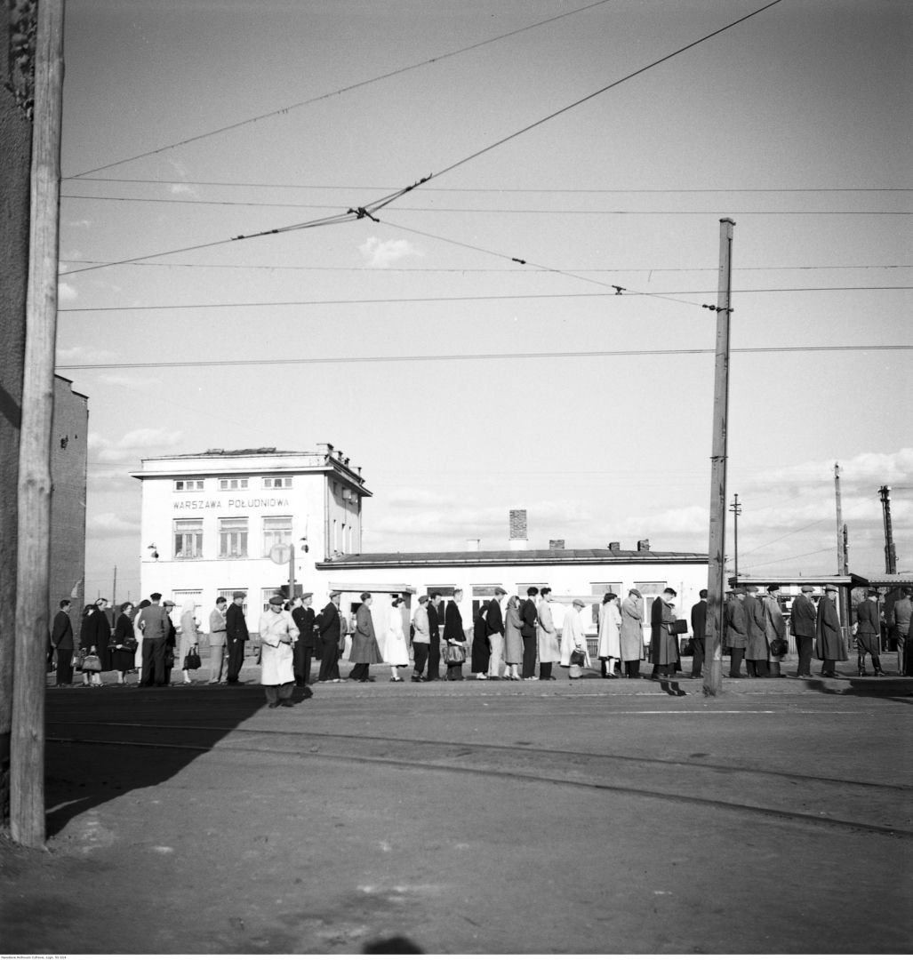 Dawny dworzec Warszawa Południowa przy ul. Puławskiej 145, widok między 1950 a 1960 r.