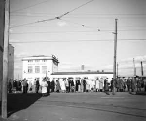 Dawny dworzec Warszawa Południowa przy ul. Puławskiej 145, widok między 1950 a 1960 r.