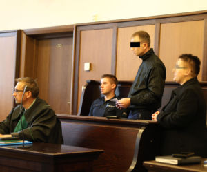 Pił piwo nad zwłokami Romana. Potem zadał mu 40 ciosów tasakiem. „Pamiętam tylko trzy”