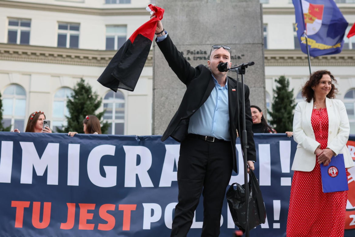 W Warszawie odbył się antyimigrancki marsz i kontrmanifestacja. Pojawiło się kilka tysięcy osób