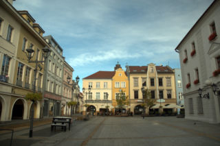 To miasto na Śląsku ma wyjątkowo piękną starówkę. Zachwyca też piastowskim zamkiem