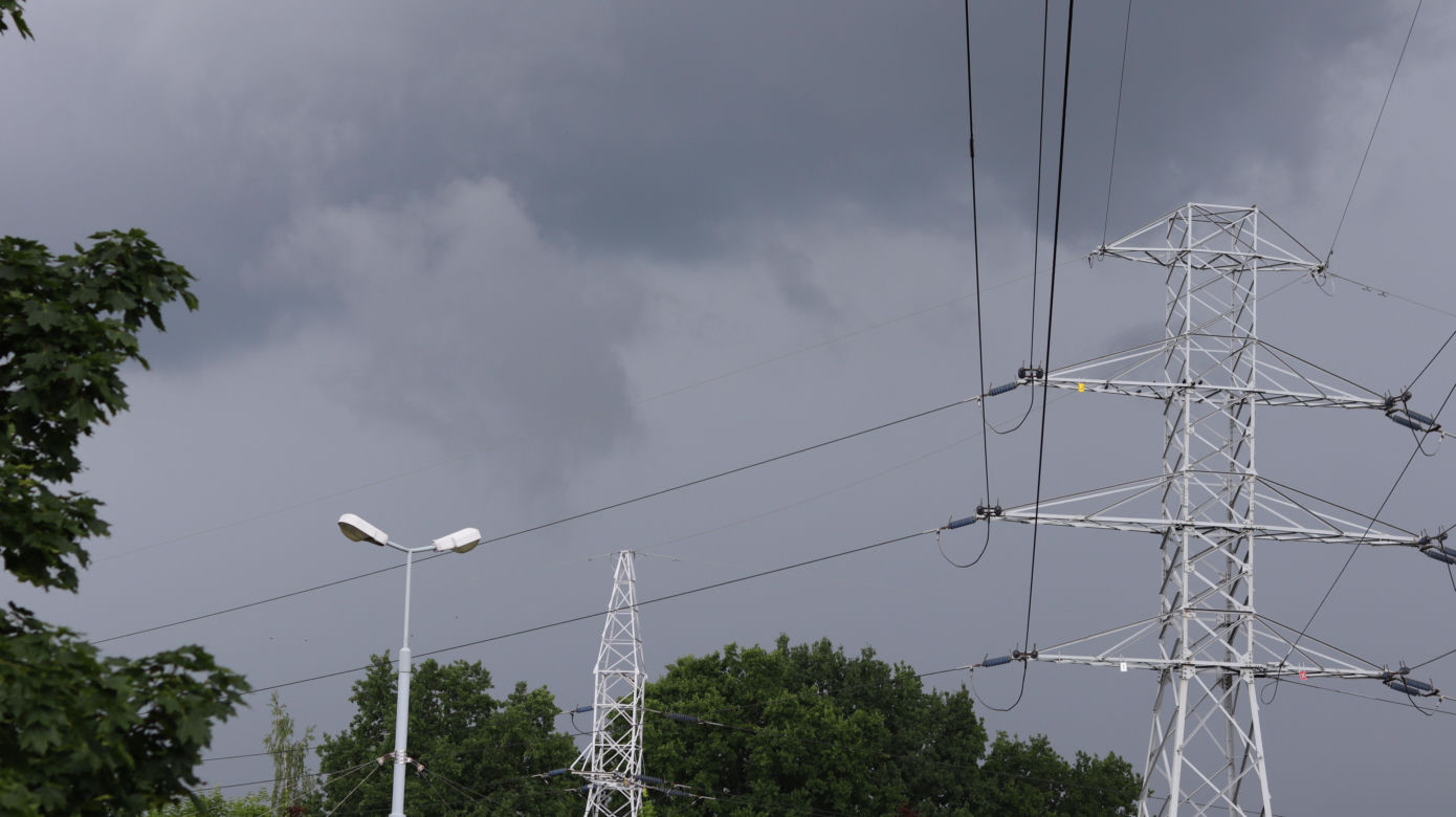 Burza nad Lublinem. Czarne chmury przykryły miasto, słychać grzmoty [GALERIA]