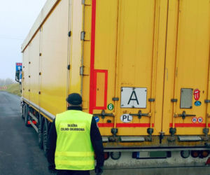 Próbowali wwieźć do Polski 40 ton odpadów z Niemiec