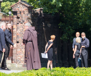 MISTRZ Z TEATRU WIELKIEGO PRZYGOTOWUJE POGRZEB KULCZYKA.