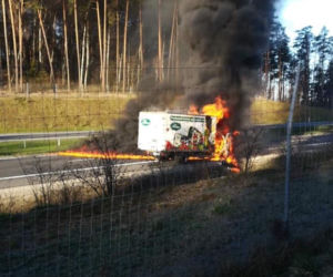 Pożar dostawczaka na S8