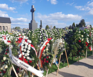 Obok niego spoczął poseł Łukasz Litewka. Kim był Aleksander Widera?