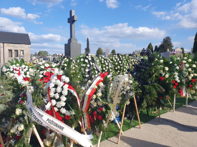 Obok niego spoczął poseł Łukasz Litewka. Kim był Aleksander Widera?