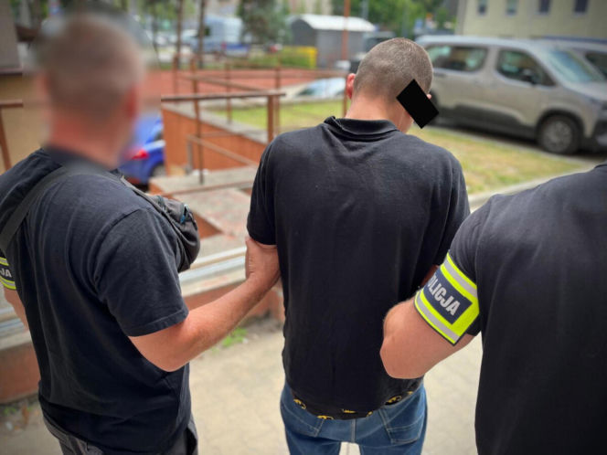 Kopnął w głowę 55-latkę. To wielokrotnie karany multirecydywista