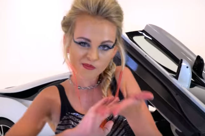 MattyBRaps - kadr z coveru Black Eyed Peas