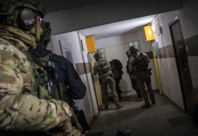 W sprawie zatrzymano trzy osoby: byłego partnera ofiary, jego matkę oraz znajomego