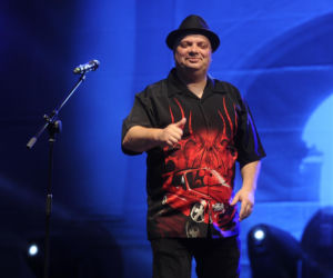 Krzysztof Skiba i jego wizerunek na przestrzeni lat. Tak zmieniał się lider Big Cyca