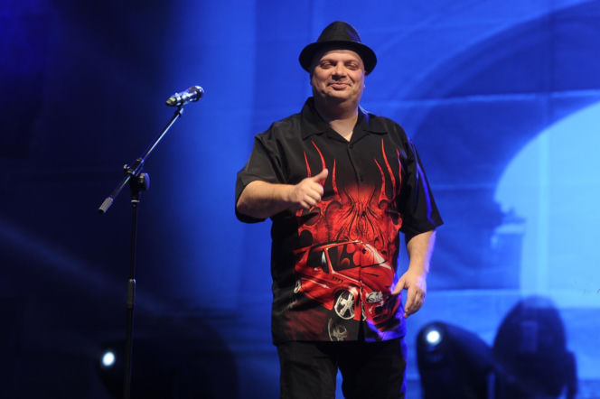 Krzysztof Skiba i jego wizerunek na przestrzeni lat. Tak zmieniał się lider Big Cyca