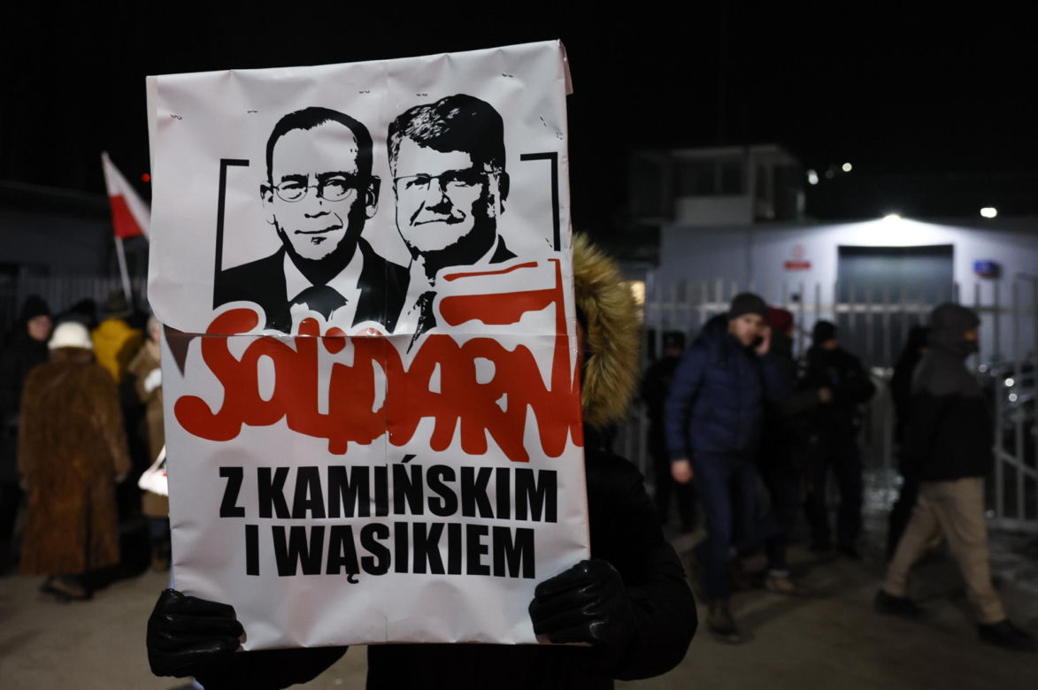 Politycy PiS pod aresztem, do którego trafili Mariusz Kamiński i Maciej Wąsik