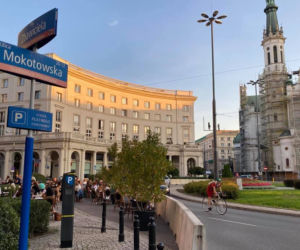 Zmiany na placu Zbawiciela. Pilotaż został wydłużony