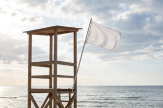 Sinice Międzyzdroje. Czy w Międzyzdrojach można się kąpać 27.08? Flaga, warunki pogodowe