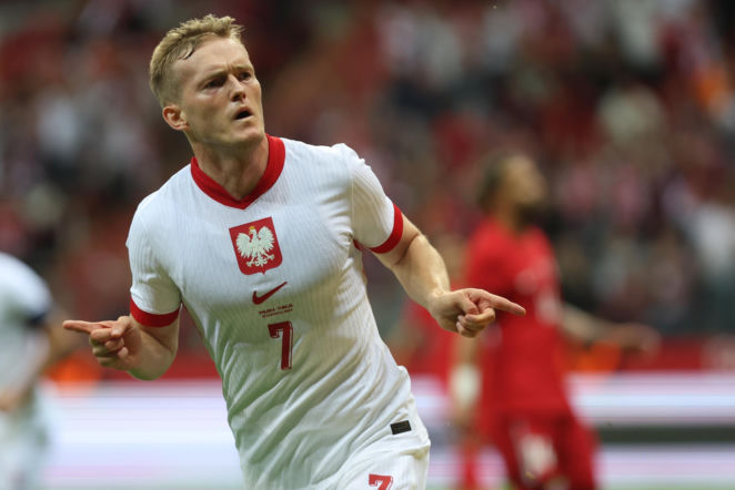 Polska - Albania: Gwiazdor reprezentacji Polski obrzucony kamieniami. Mecz przerwany!